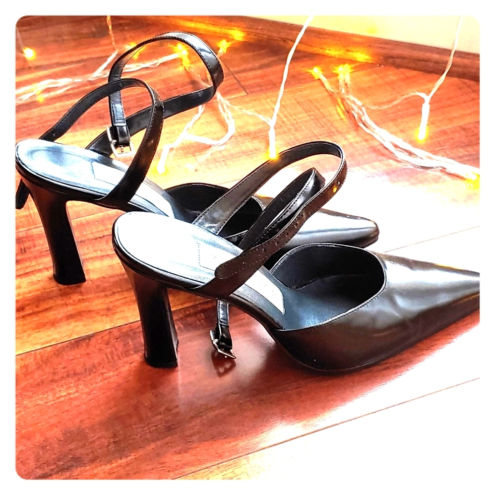 Pretty black shoes Valerie Stevens